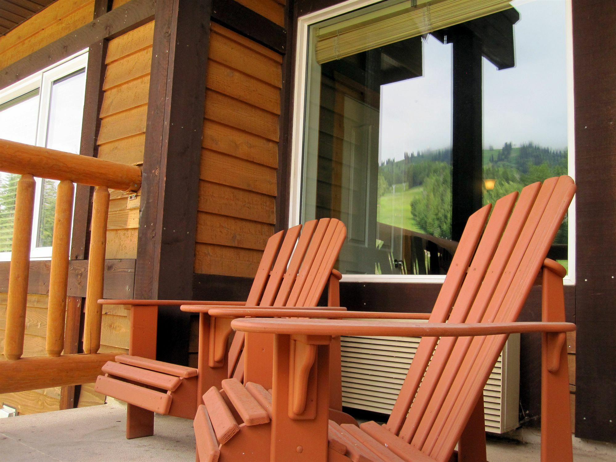 Cornerstone Lodge By Park Vacation Management Fernie Luaran gambar